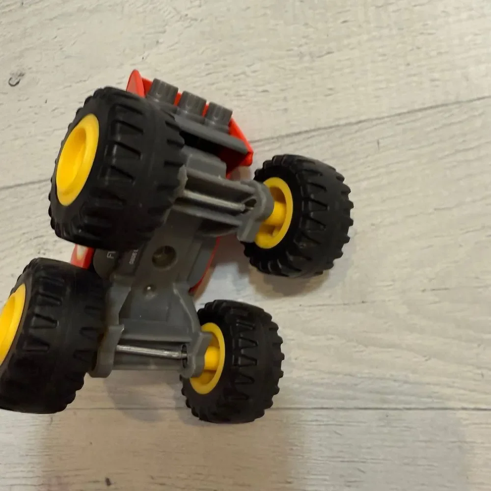 2014 Nickelodeon Blaze &‎ The Monster Machines Red Flame Truck Car with AJ Toy